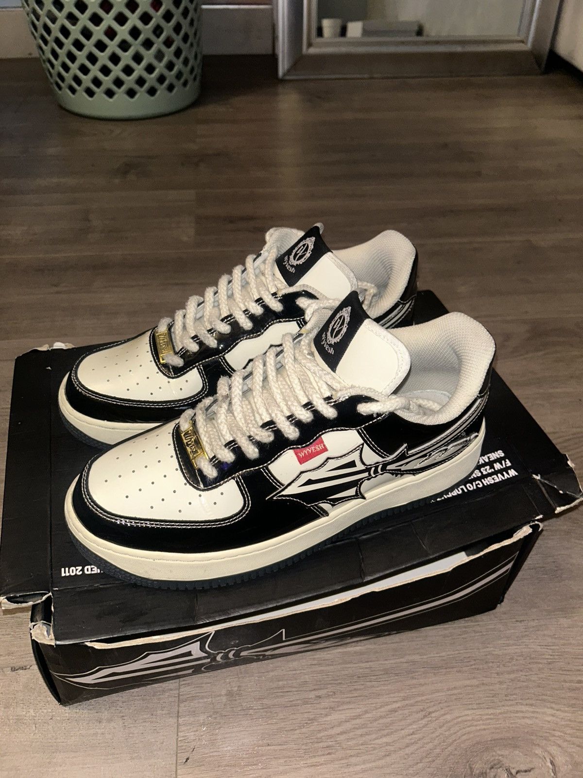 Other Wyveesh low top Size US 10 / EU 43 - 2 Thumbnail