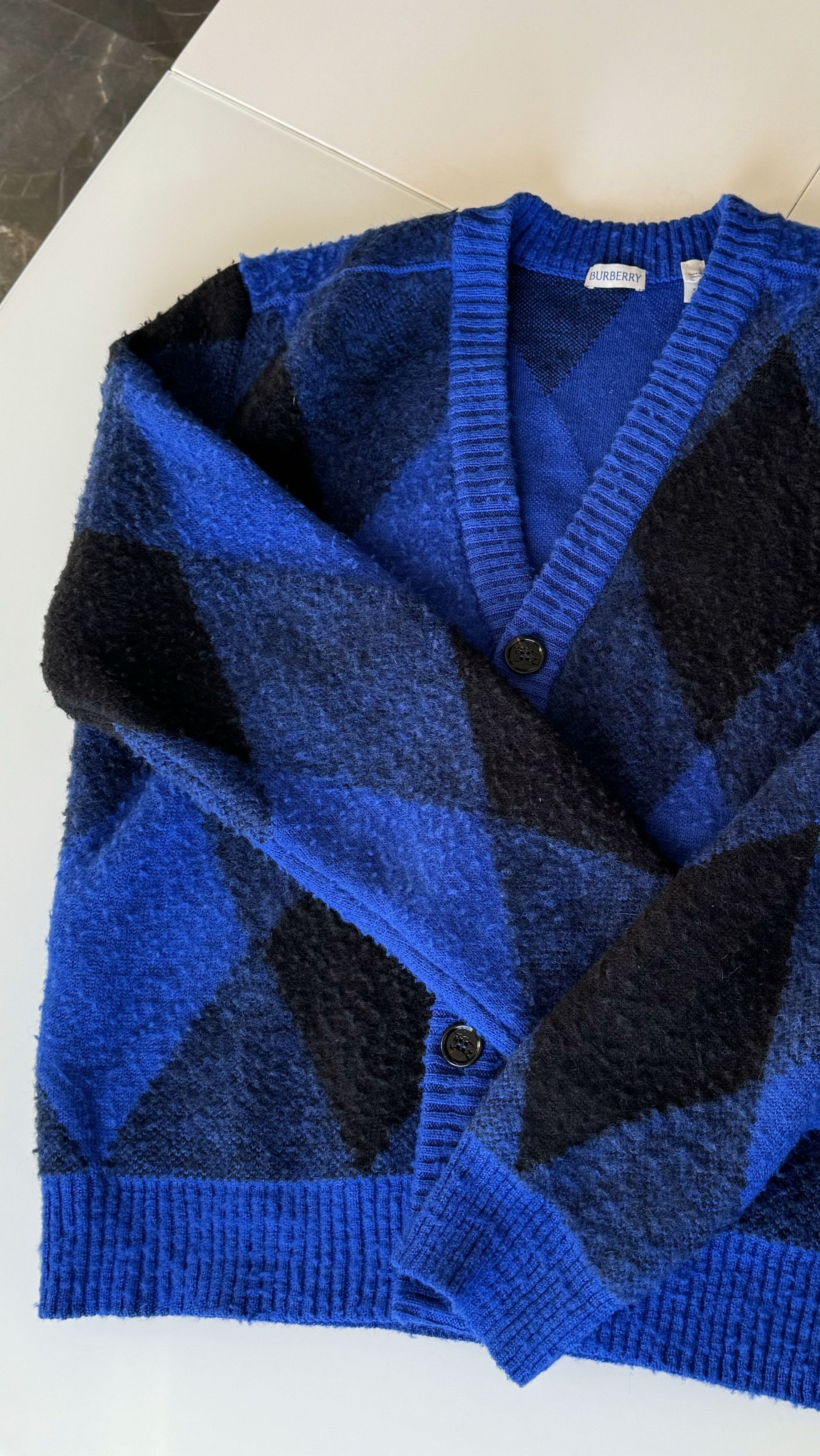 Burberry argyle-check wool cardigan Size US XL / EU 56 / 4 - 1 Thumbnail