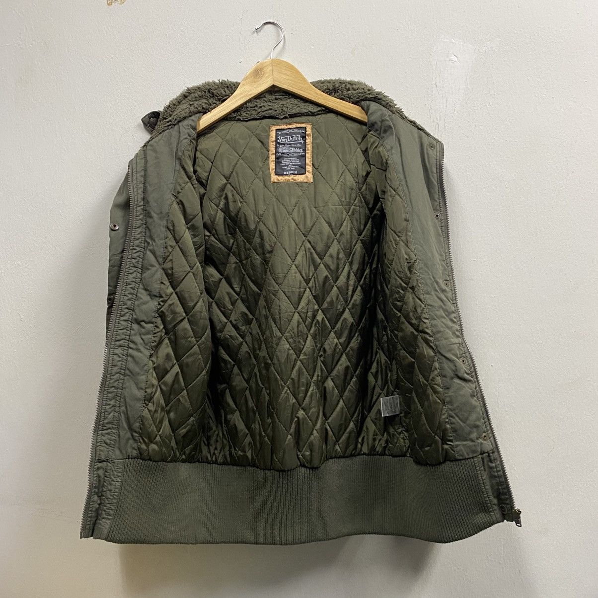 Von Dutch military green Von Dutch hooded jacket four front pockets Size US M / EU 48-50 / 2 - 3 Thumbnail