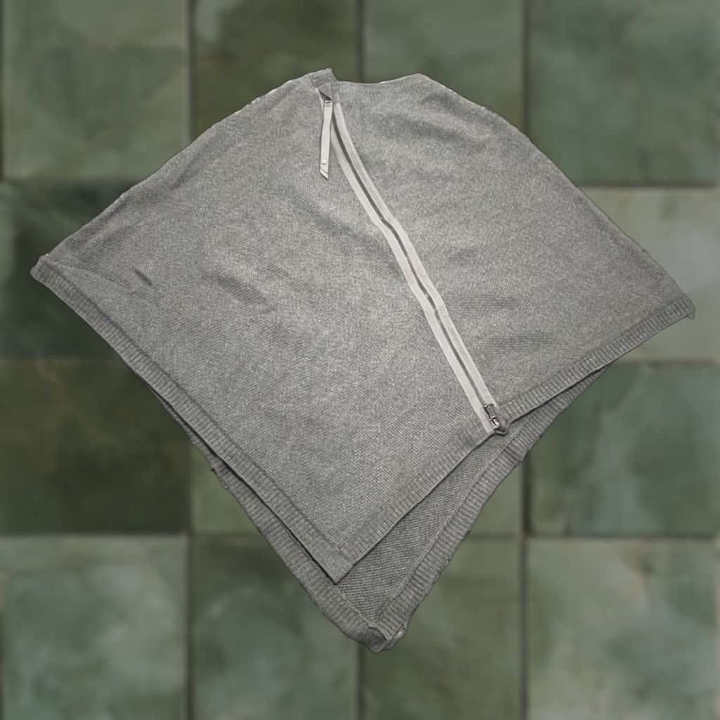 Lululemon Lululemon Sweater Woman One Size On The Go Poncho Grey Heathered Merino Wool Crew Neck Solid Pullover Casual Womens Size ONE SIZE - 1 Thumbnail