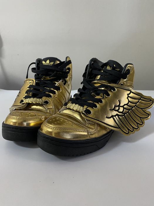 adidas gold wings