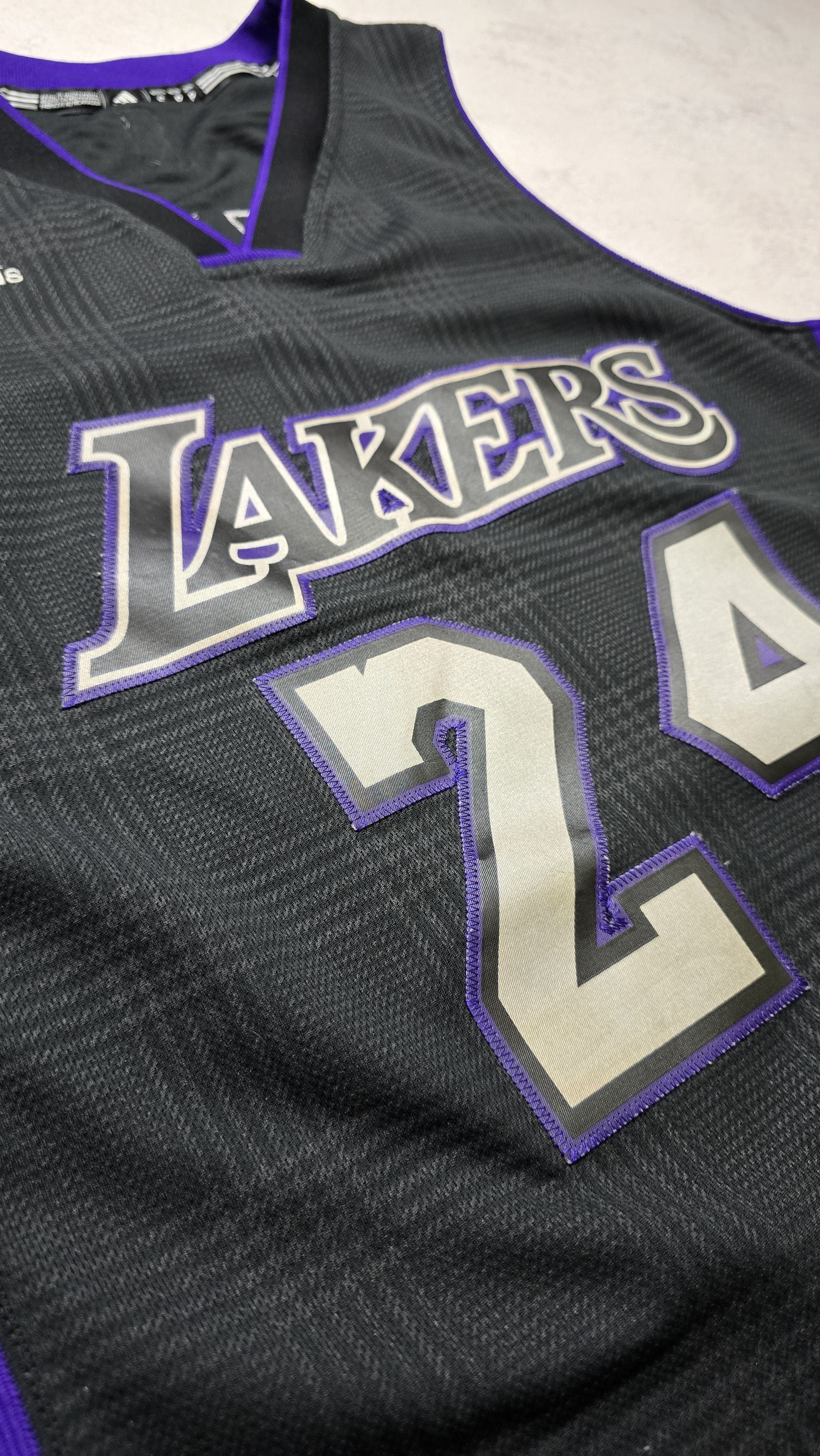 Adidas Kobe Bryant 24 LA Lakers Black Purple Limited Edition Jersey Size US S / EU 44-46 / 1 - 16 Thumbnail