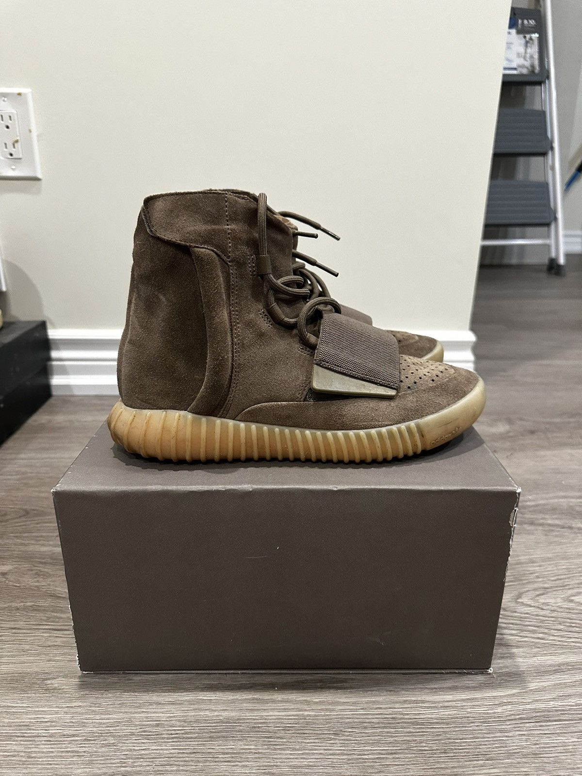 adidas gazelle silver green womens YEEZY Boost 750 (Gray/Light Brown) – THE-ECHELON