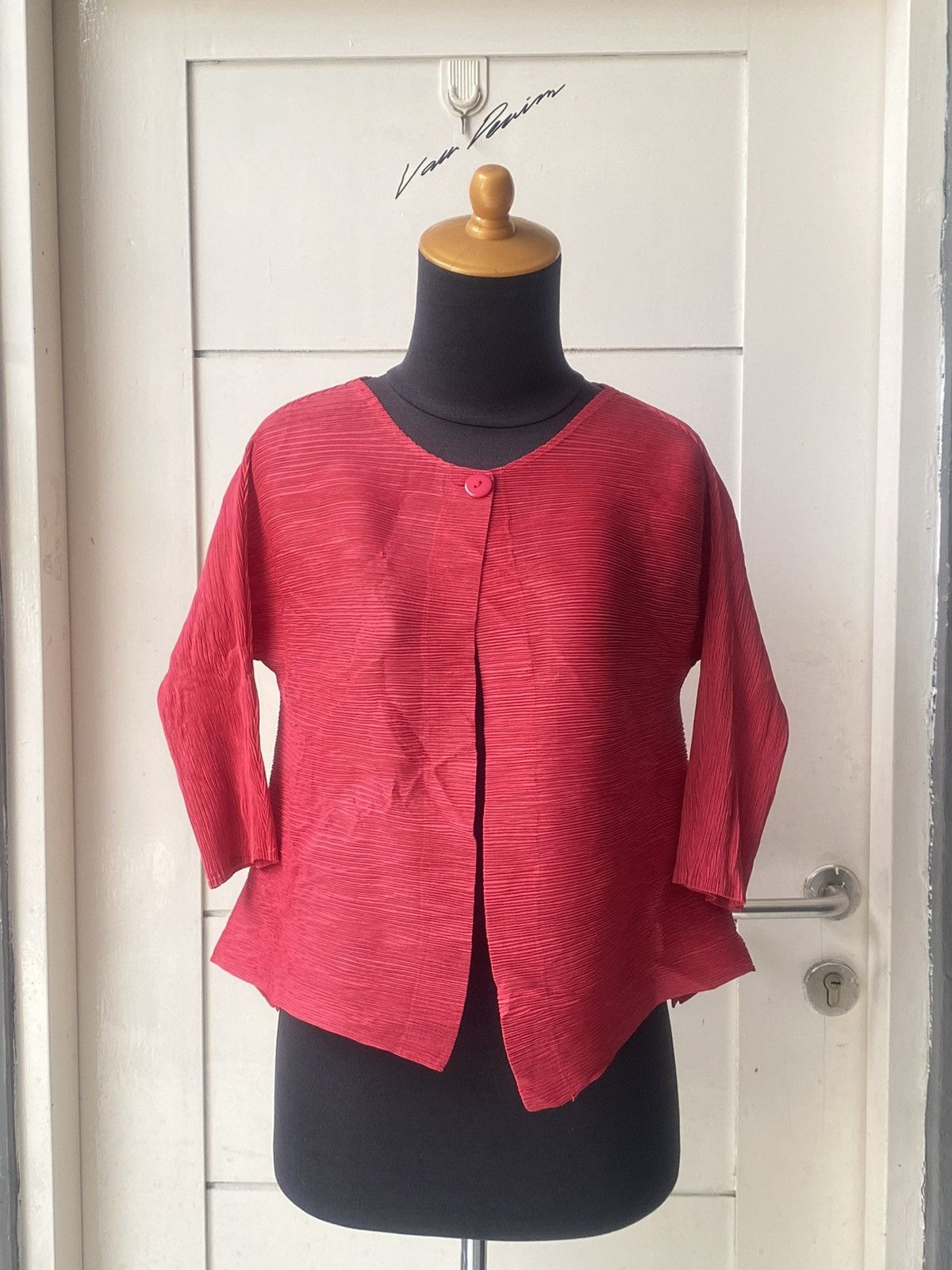 Issey Miyake KOIBITO MISAKI Issey Miyake Pleats Pink Outer Size US S / EU 44-46 / 1 - 5 Thumbnail