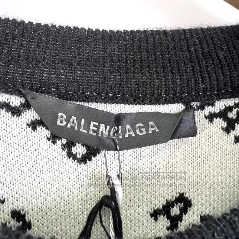 Balenciaga Balenciaga Black Logo Full Print Round Neck Long Sleeve Kn Size US S / EU 44-46 / 1 - 4 Thumbnail