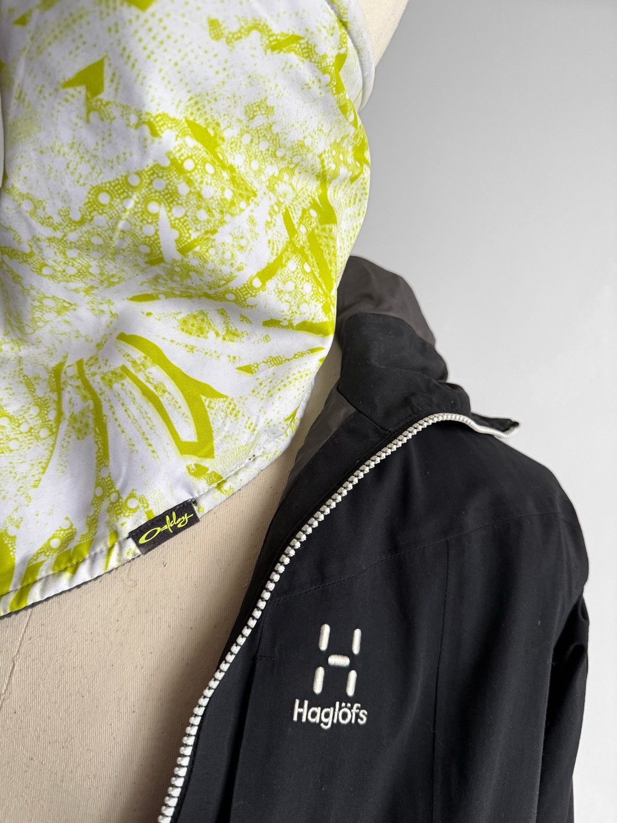 Oakley Oakley Unisex White Lime Fleece Lined Neck Warmer Buff Size ONE SIZE - 2 Thumbnail