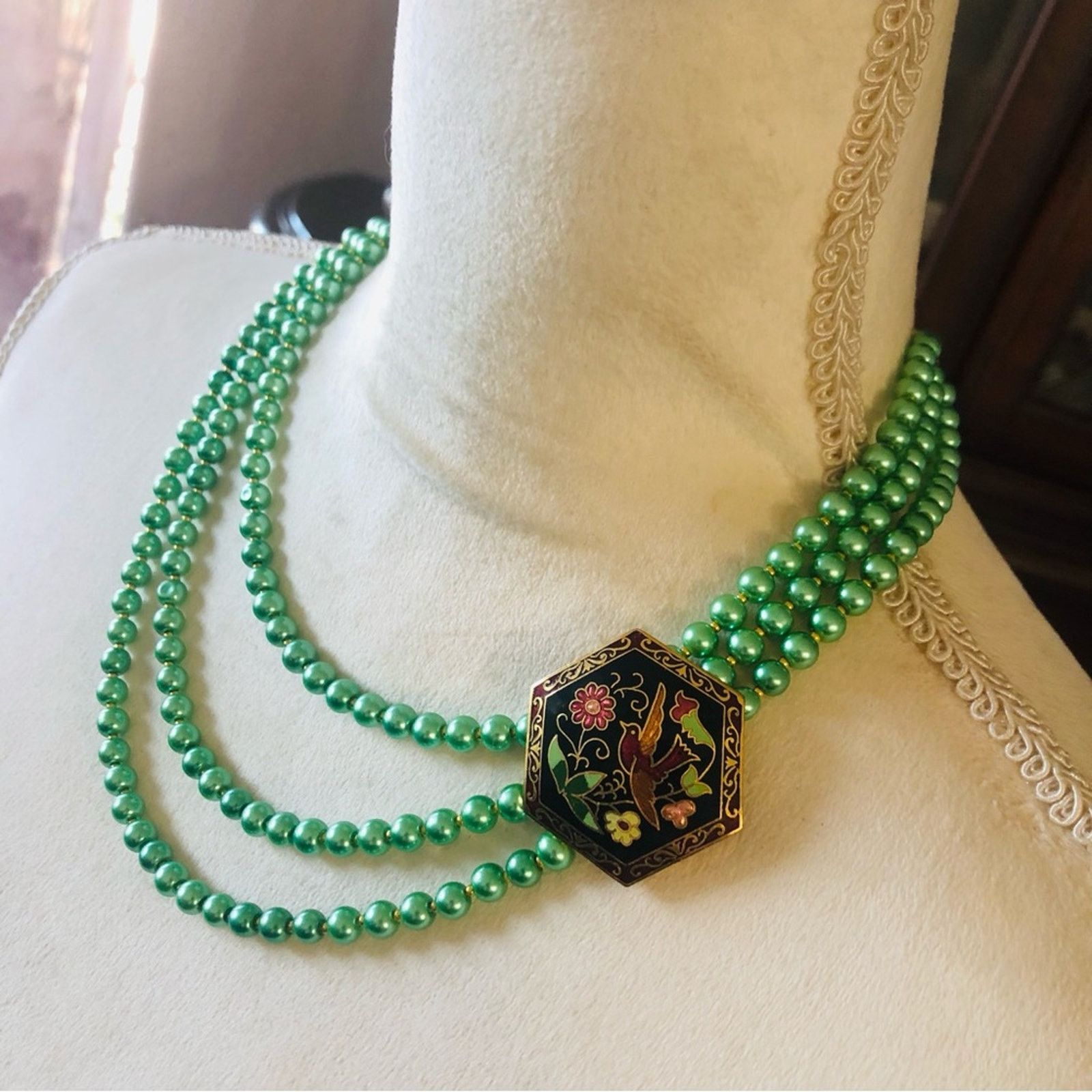 Handmade Handcrafted cloisonné triple strand green pearl necklace Size ONE SIZE - 4 Thumbnail