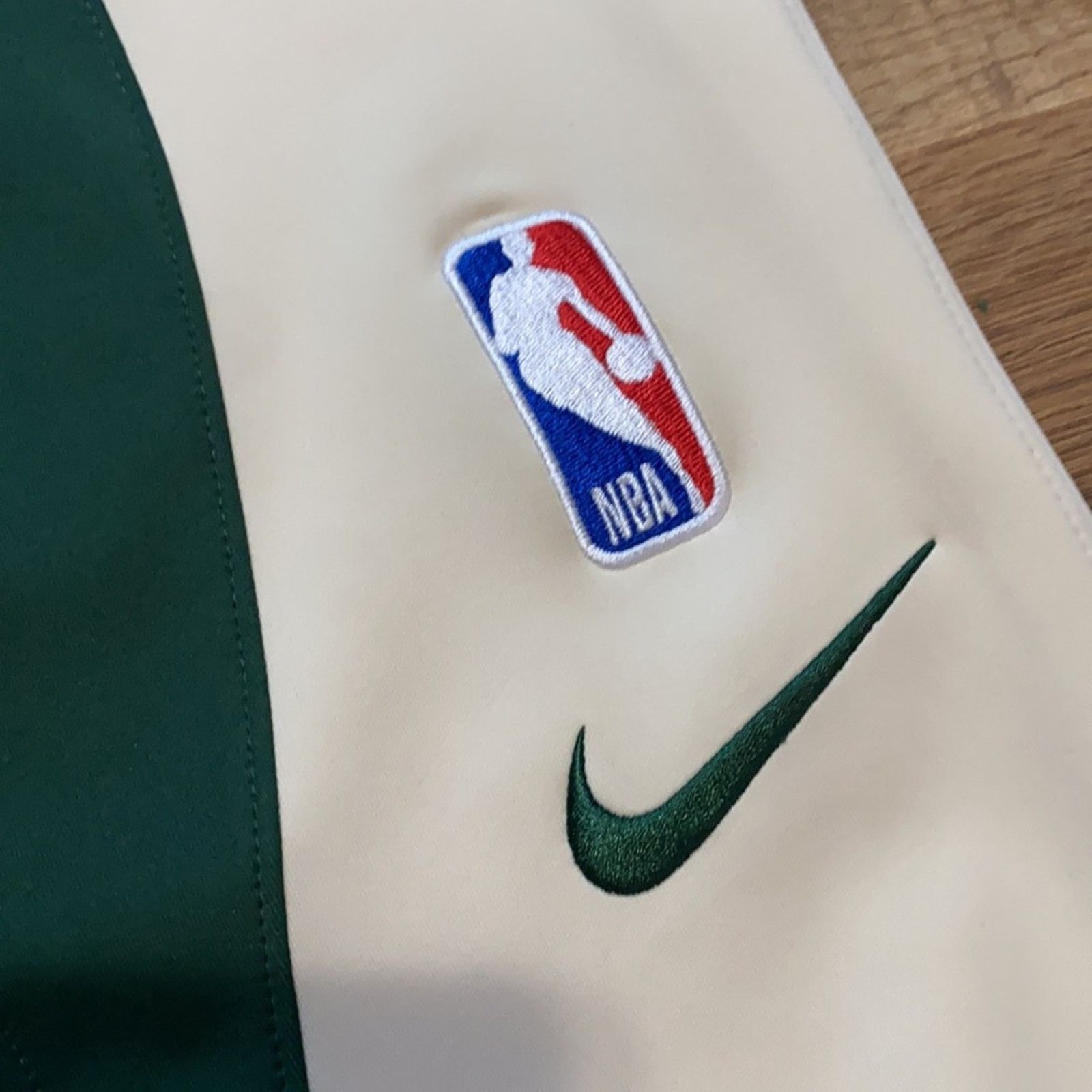 Nike Nike NBA Milwaukee Buck Short Sleeve Sweatpants Matching Set Size US 30 / EU 46 - 3 Thumbnail
