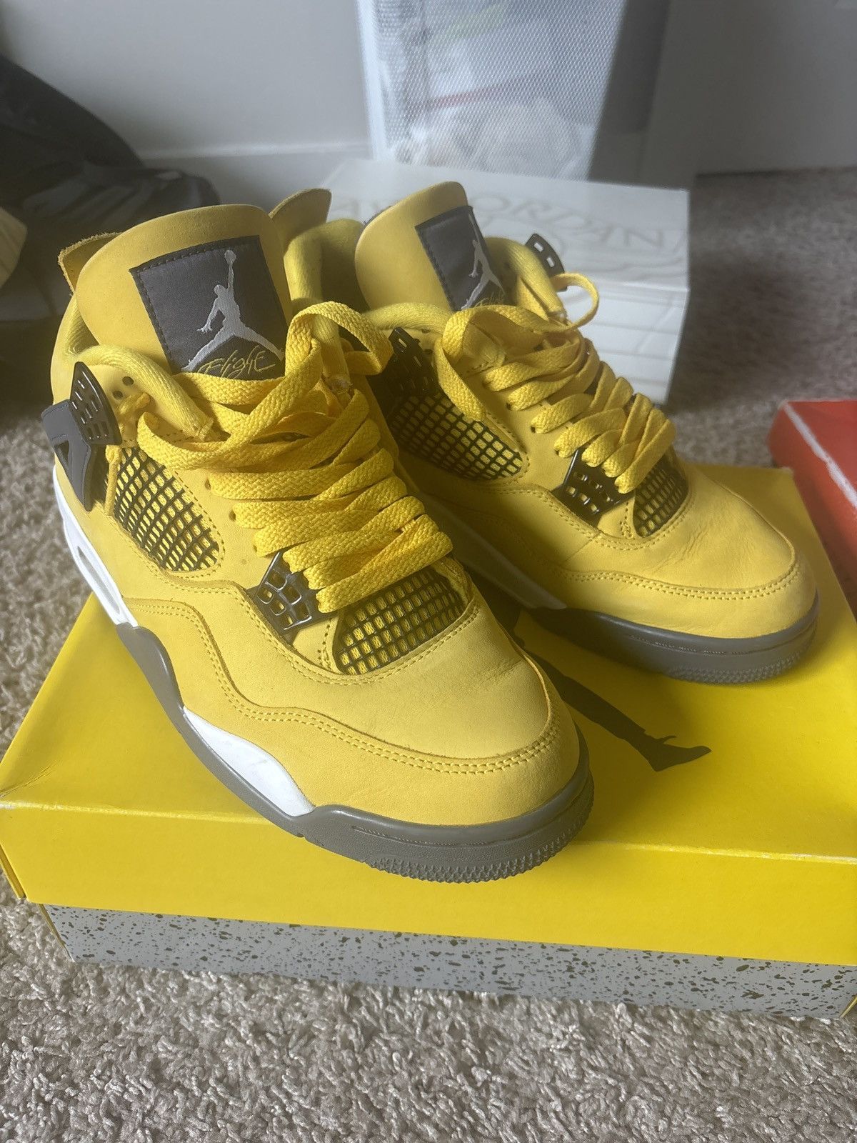 Jordan 4 Lightning