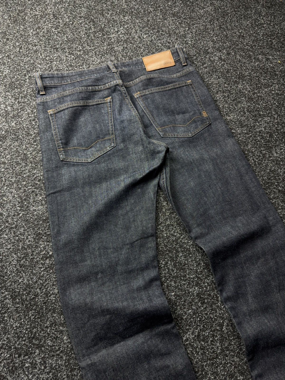 Hugo Boss Luxury 00s Hugo Boss 020 Delaware Slim Fit Dark Blue Jeans Size US 31 - 15 Thumbnail