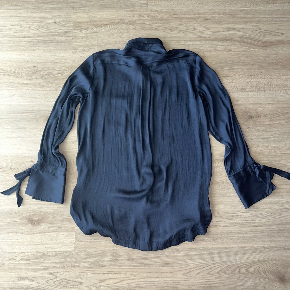 Banana Republic Silky blouse Size S / US 4 / IT 40 - 2 Thumbnail
