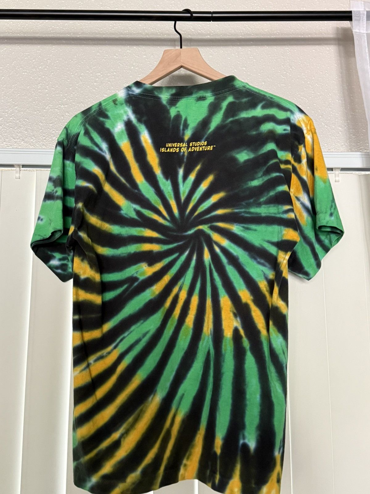 Vintage Vintage universal Studios islands of adventure, rogue shirt Size US M / EU 48-50 / 2 - 4 Thumbnail