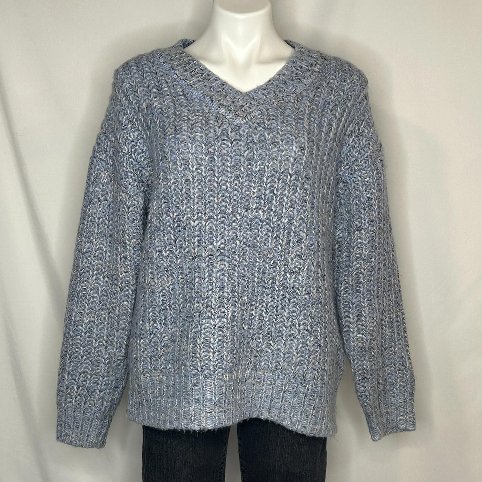 Designer For the Republic, Blue Chunky Knit V Neck Sweater, Medium Size M / US 6-8 / IT 42-44 - 1 Thumbnail