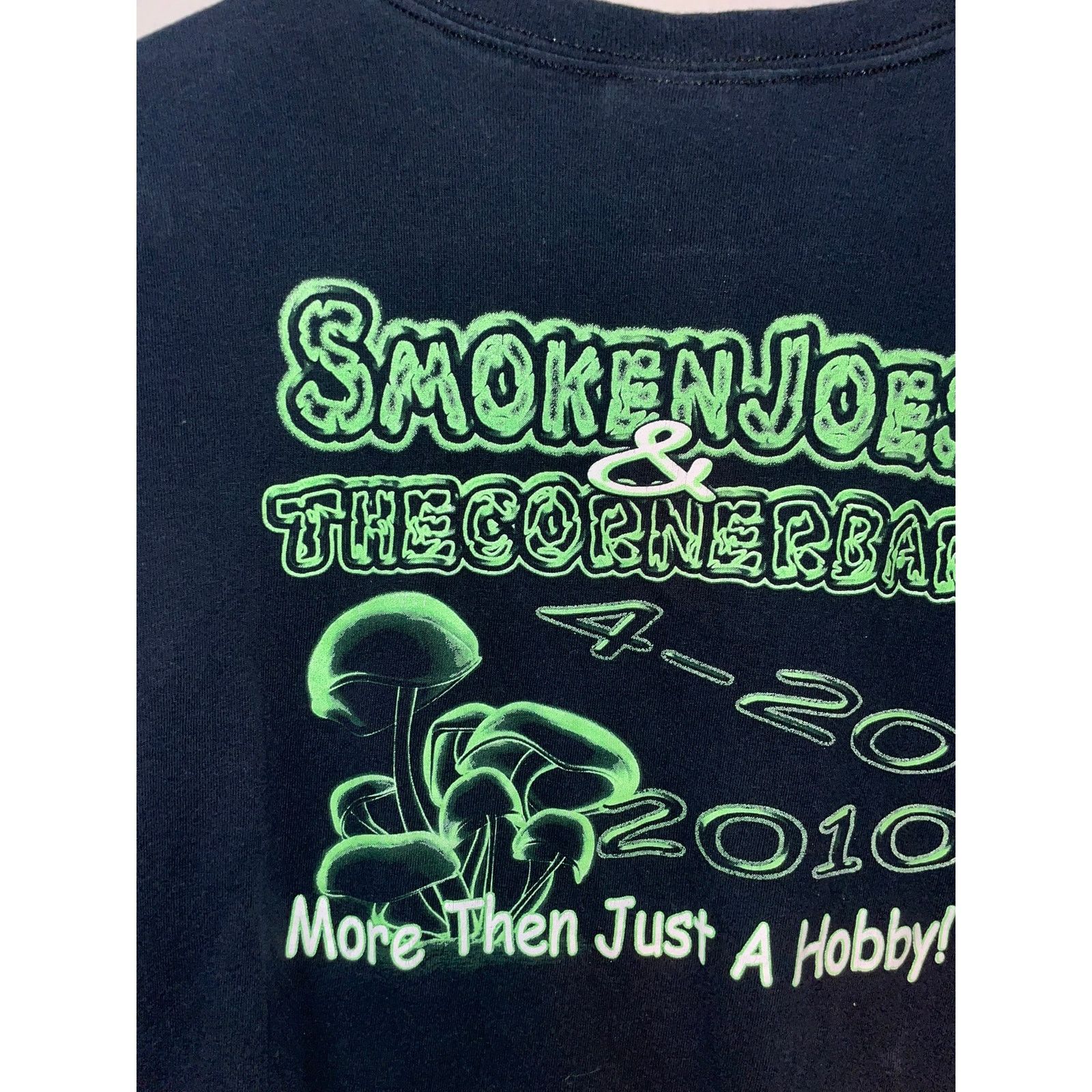 Gildan Smoken Joes Shirt and The Corner Bar 420 Weed Tee Graphic L Size US L / EU 52-54 / 3 - 6 Thumbnail