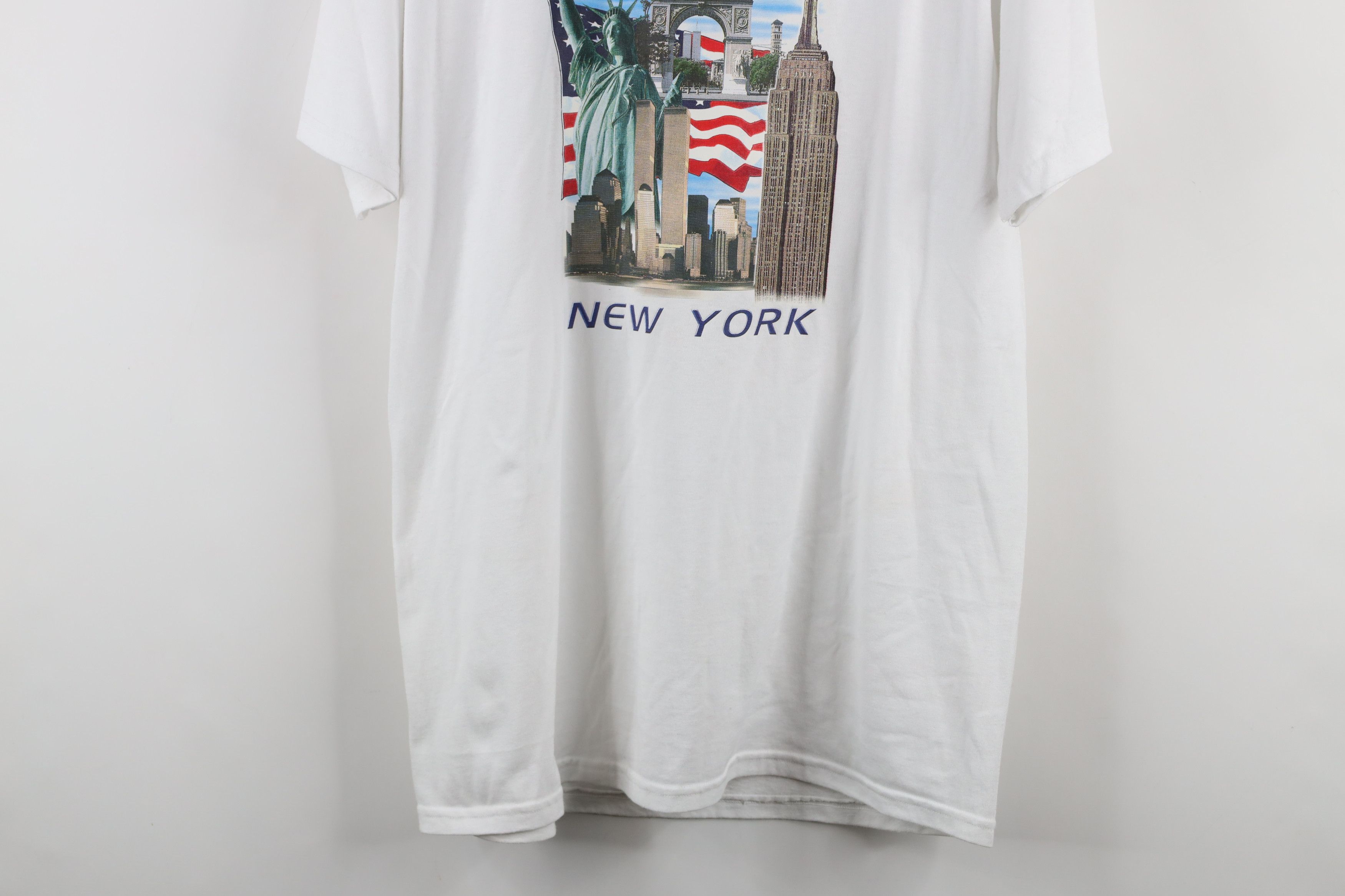 Vintage Vintage Y2K September 11 Center New York City T-Shirt Size US L / EU 52-54 / 3 - 3 Thumbnail