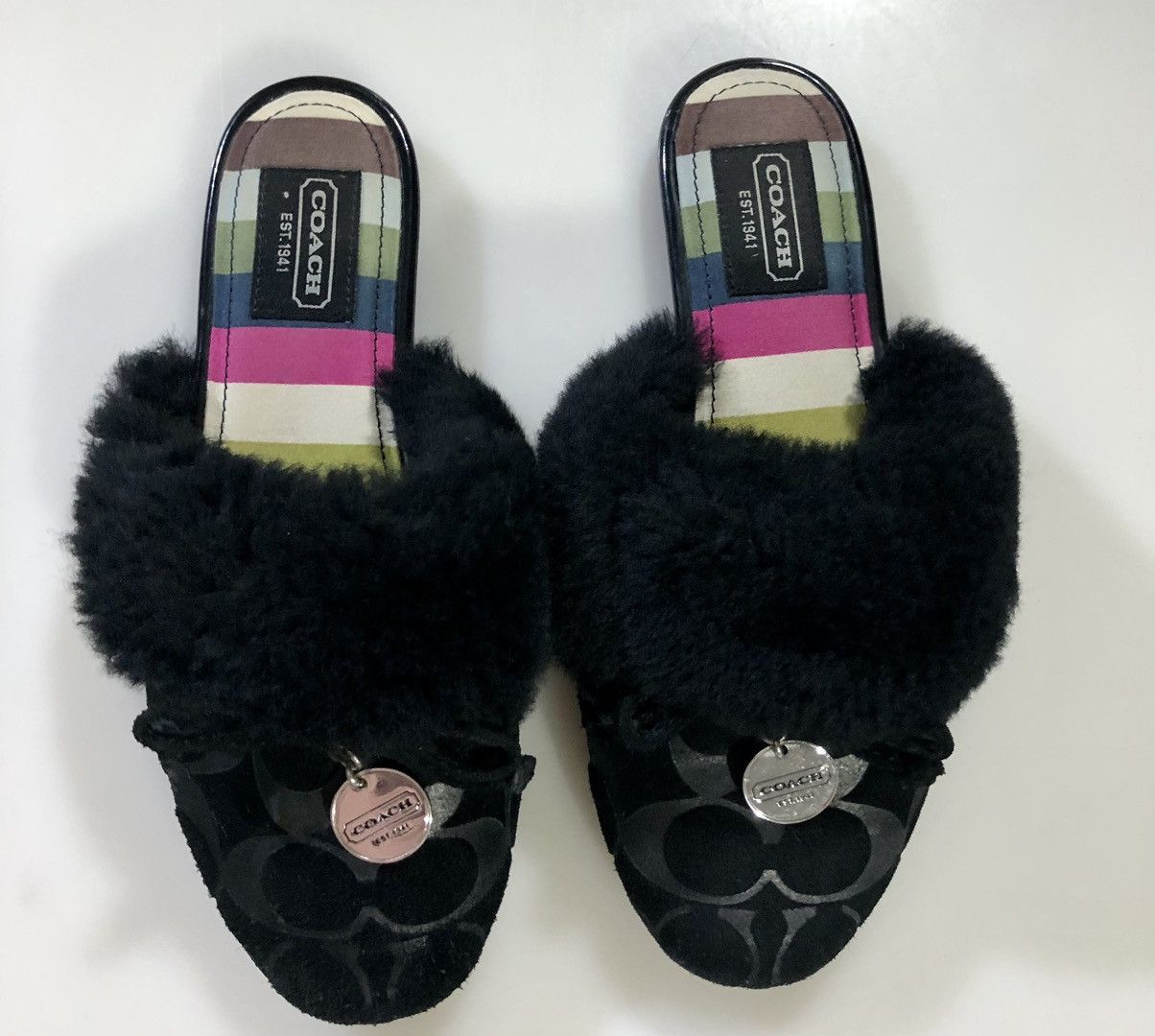 Coach Coach carra black suede/shearling logo slides 6 Size US 6 / IT 36 - 11 Thumbnail