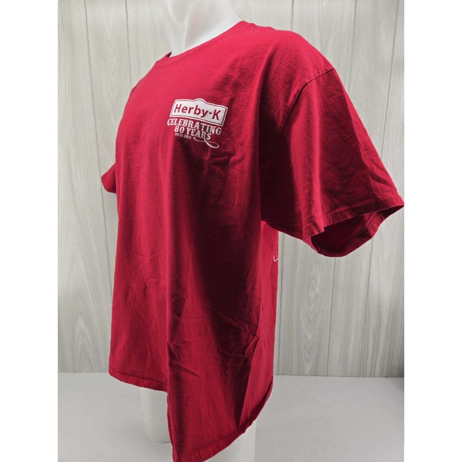 Hanes VINTAGE Herby K’s Shreveport Louisiana Historic Seafood Restaurant Shirt Red XL Hanes Men's T-Shirt Short Sleeve Graphic Print Cotton" Size US XL / EU 56 / 4 - 4 Thumbnail