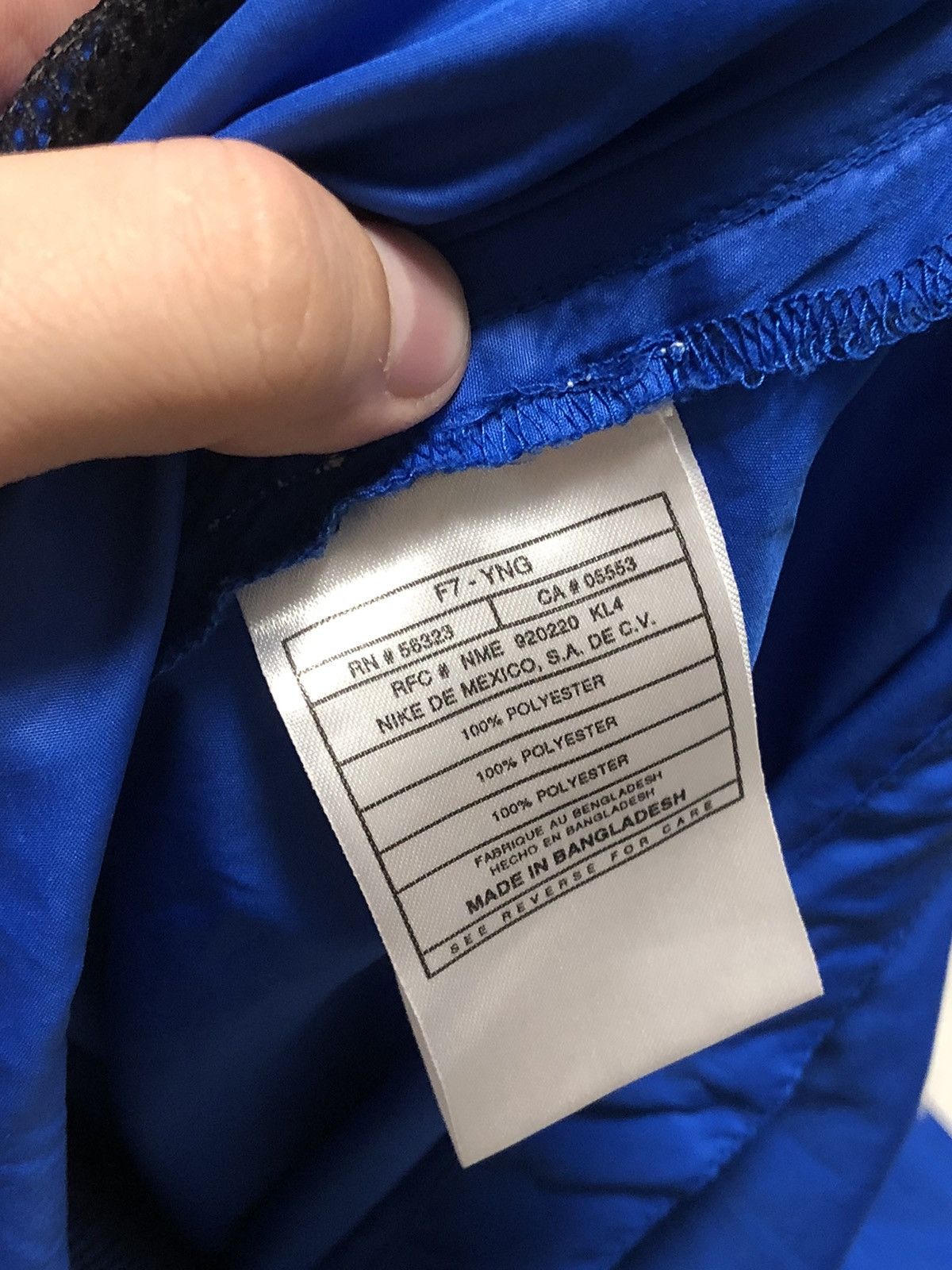 Nike Vintage Nike Light Windbreaker Jacket 1/4 Zip Nylon Y2K Size US XL / EU 56 / 4 - 6 Thumbnail