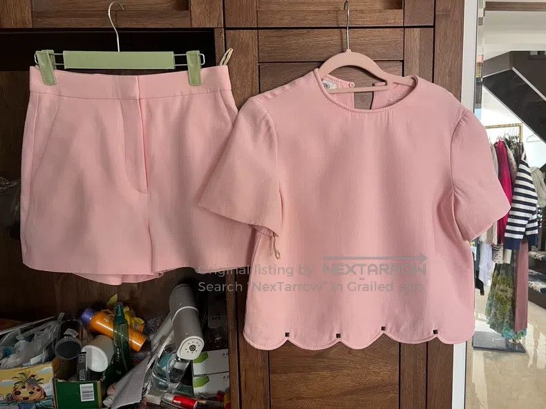 Valentino Valentino Silk wool short sleeves Size XS / US 0-2 / IT 36-38 - 2 Thumbnail
