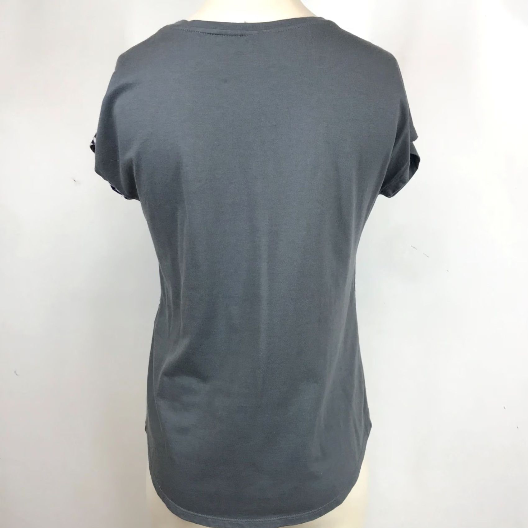 Vintage CHICO'S WOMEN'S 0 Gray Short Sleeve Round Neck Cotton Blend Sequin Top Blouse Size XS / US 0-2 / IT 36-38 - 5 Thumbnail