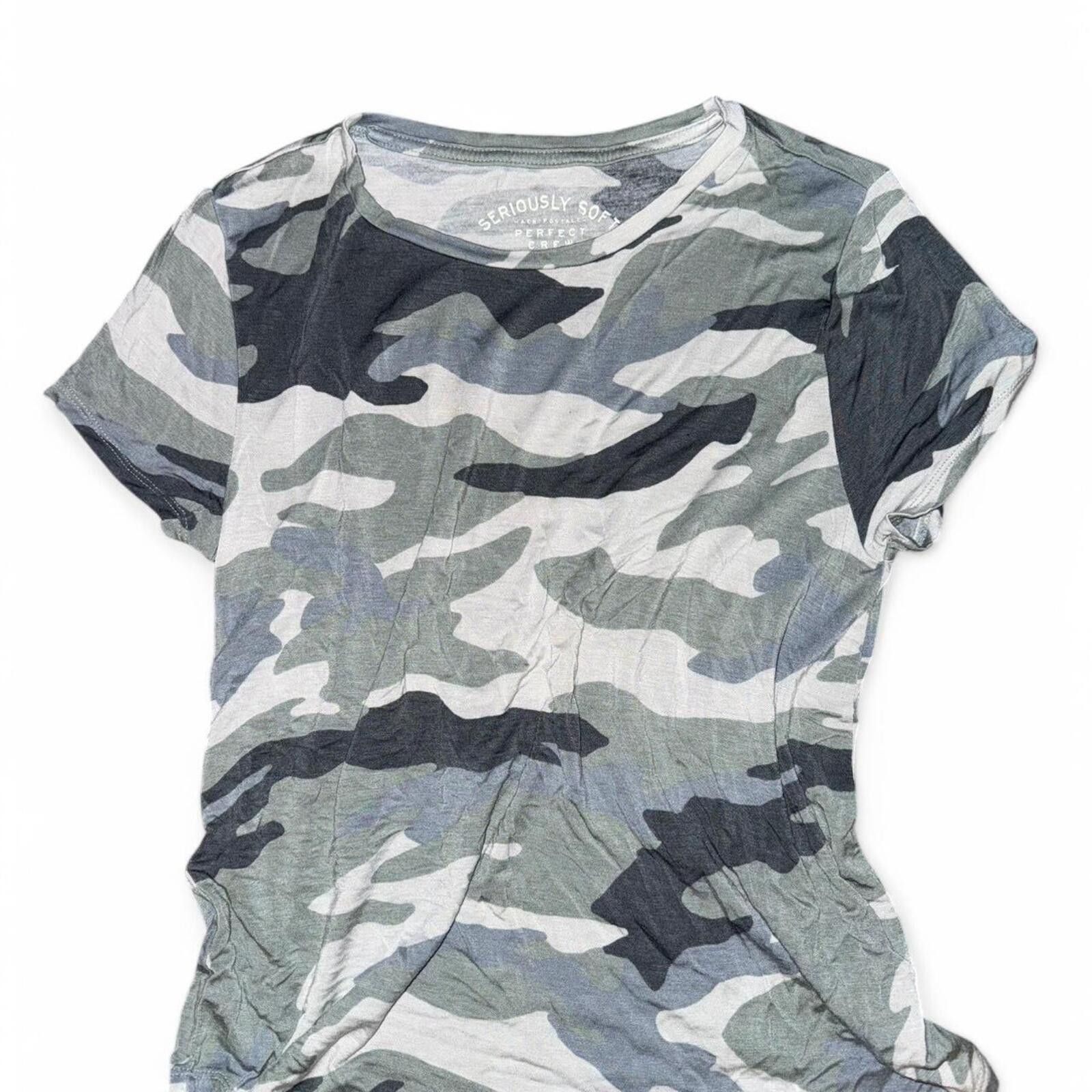 Aeropostale Aeropostale Women's Green and Multi Tshirt Size M / US 6-8 / IT 42-44 - 1 Thumbnail