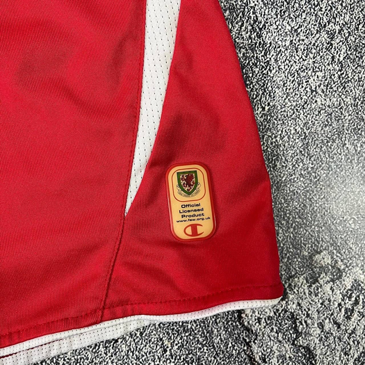 Champion Vintage Wales Team 2008/2010 Football Soccer Shirt Jersey Size US S / EU 44-46 / 1 - 10 Thumbnail