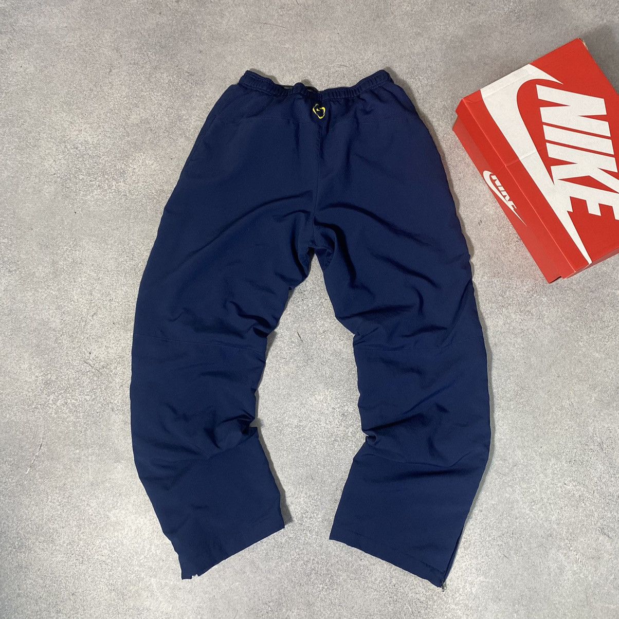 Nike Vintage nike track pants barcelona Y2K drill nylon Size US 30 / EU 46 - 17 Thumbnail