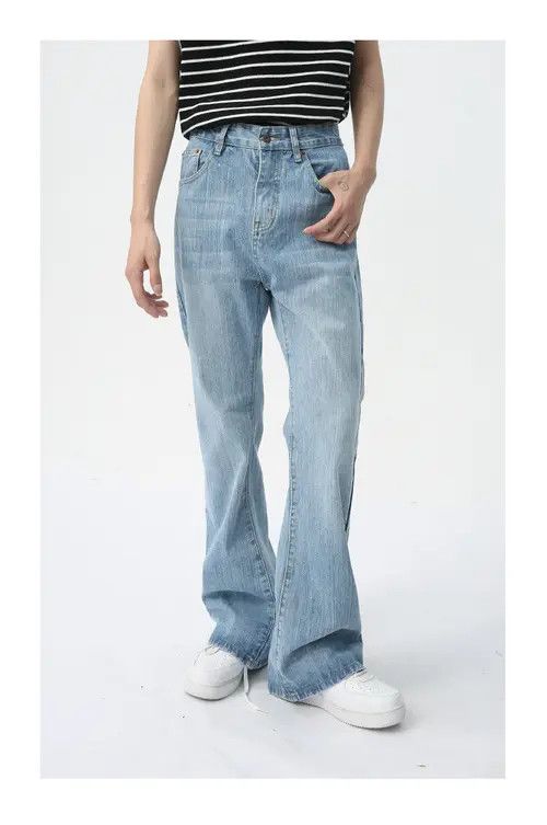 Other Light blue washed flared jeans trend Size US 32 / EU 48 - 8 Thumbnail