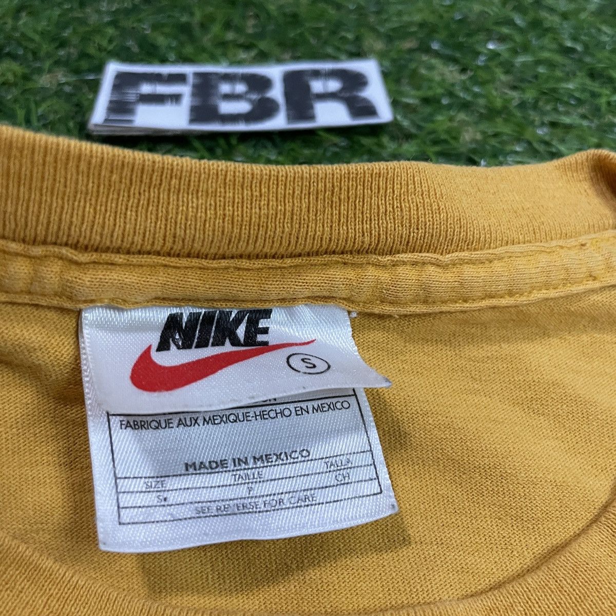 Nike Vintage Nike Acg “Eat Dirt" Tee Size US S / EU 44-46 / 1 - 6 Thumbnail