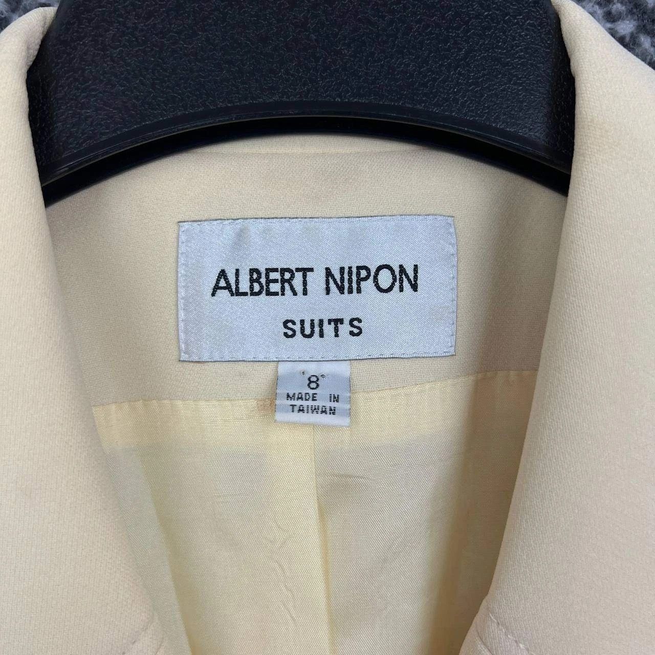 Albert Nipon Vintage Albert Nipon Blazer Suit Women 8 Cream 4 Button Size M / US 6-8 / IT 42-44 - 7 Thumbnail