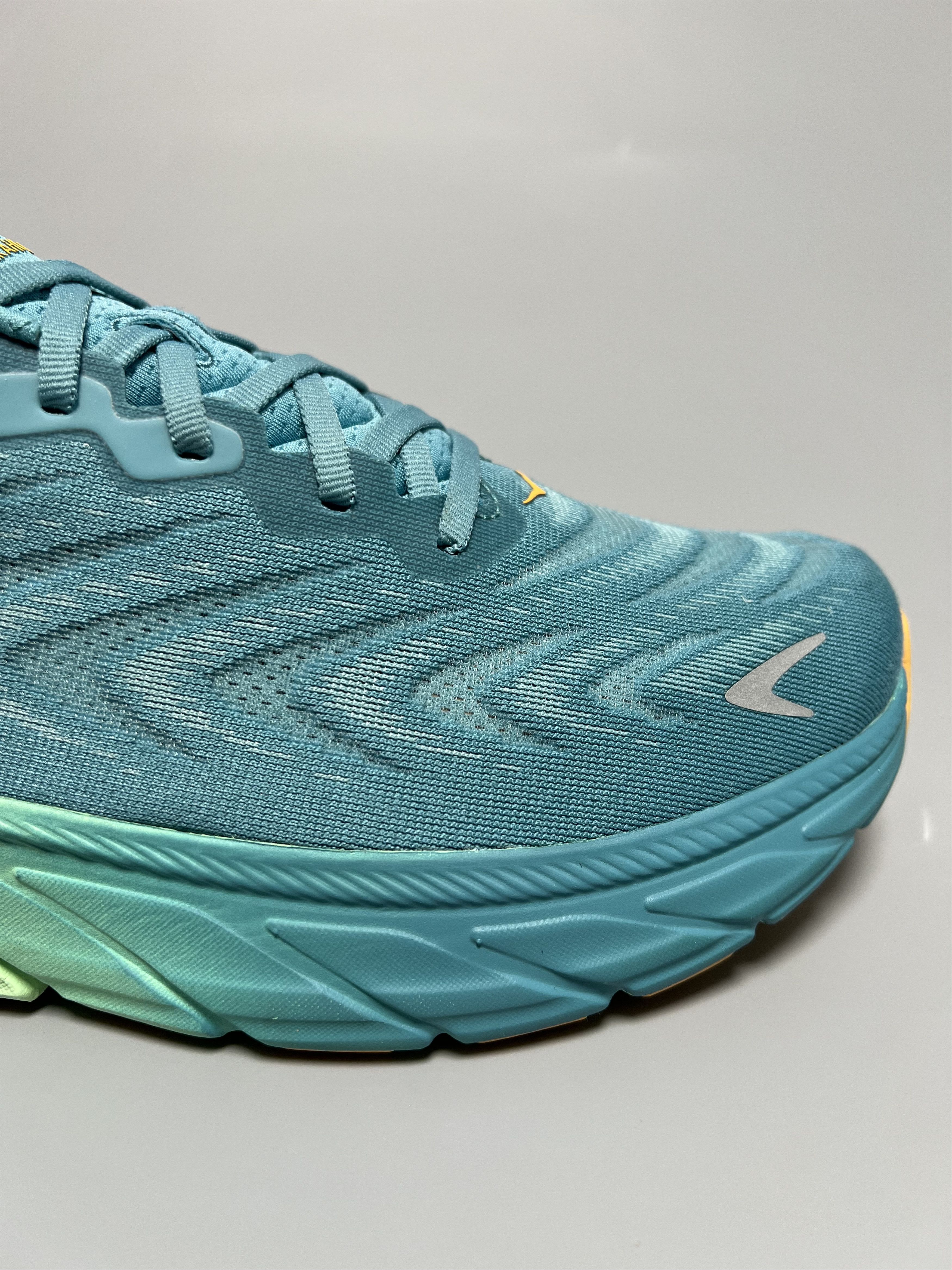 Hoka 9.5D Hoka One One Arahi 6 Running Shoes Walking Gym Size US 9.5 / EU 42-43 - 13 Thumbnail
