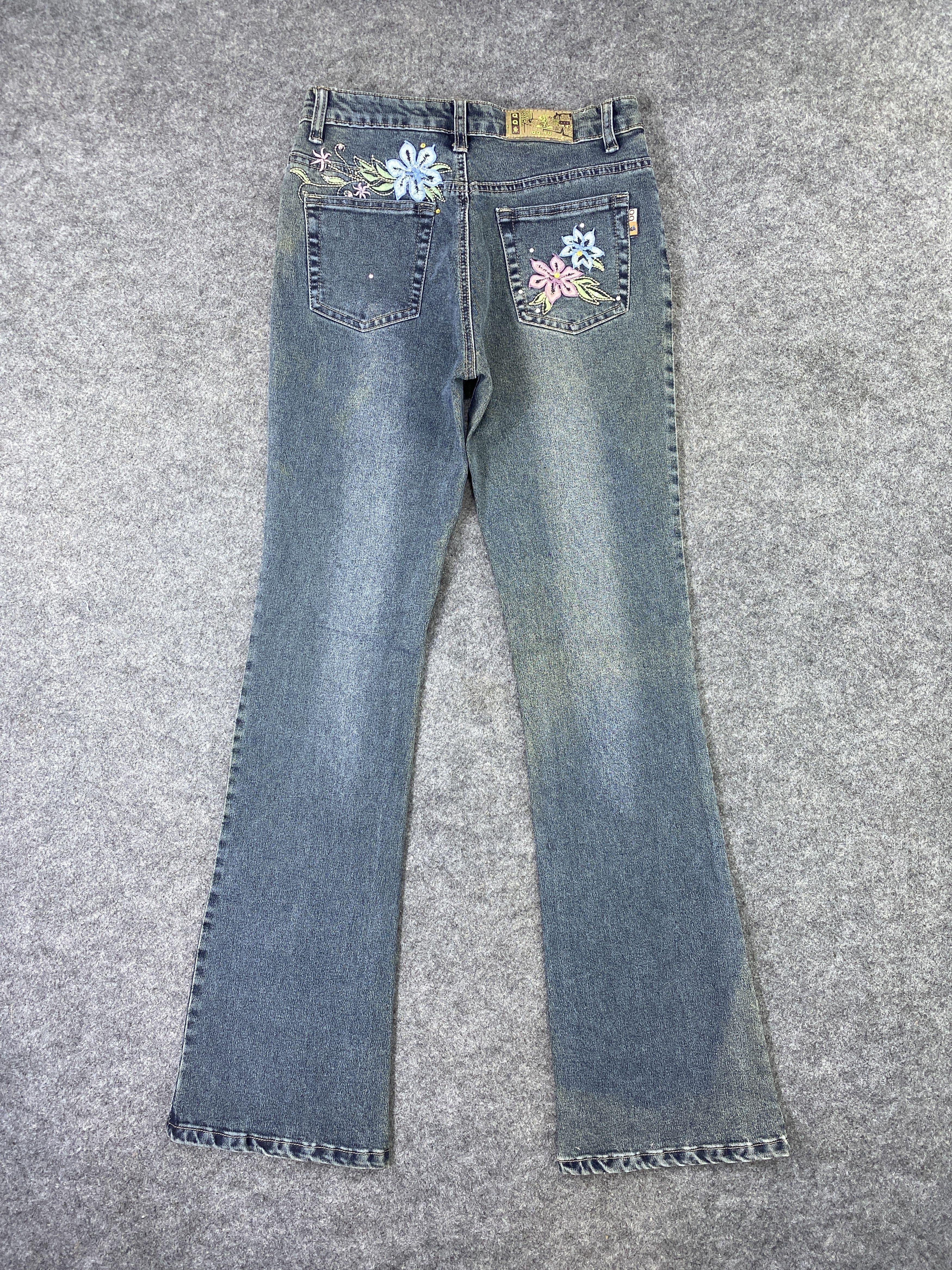 Jean Vogue Floral Embroidery Flared Wash Jeans - J1038 Size 27" / US 4 / IT 40 - 3 Thumbnail