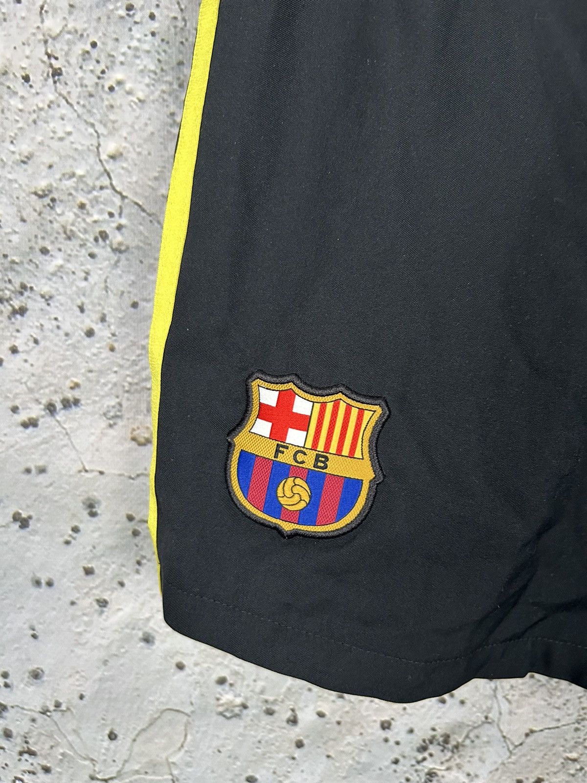 Nike Nike FC Barcelona Soccer Jersey Shorts Football Rare Size US 32 / EU 48 - 3 Thumbnail