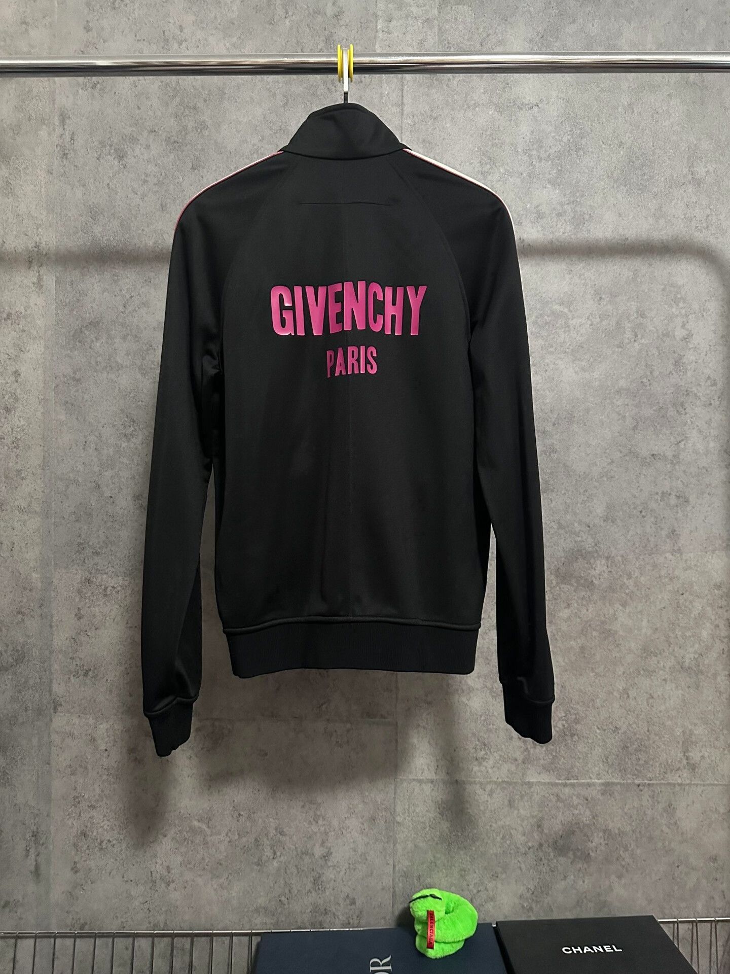 Givenchy Givenchy Back Logo Zip-Up Track Jacket 42 Size US XS / EU 42 / 0 - 1 Thumbnail