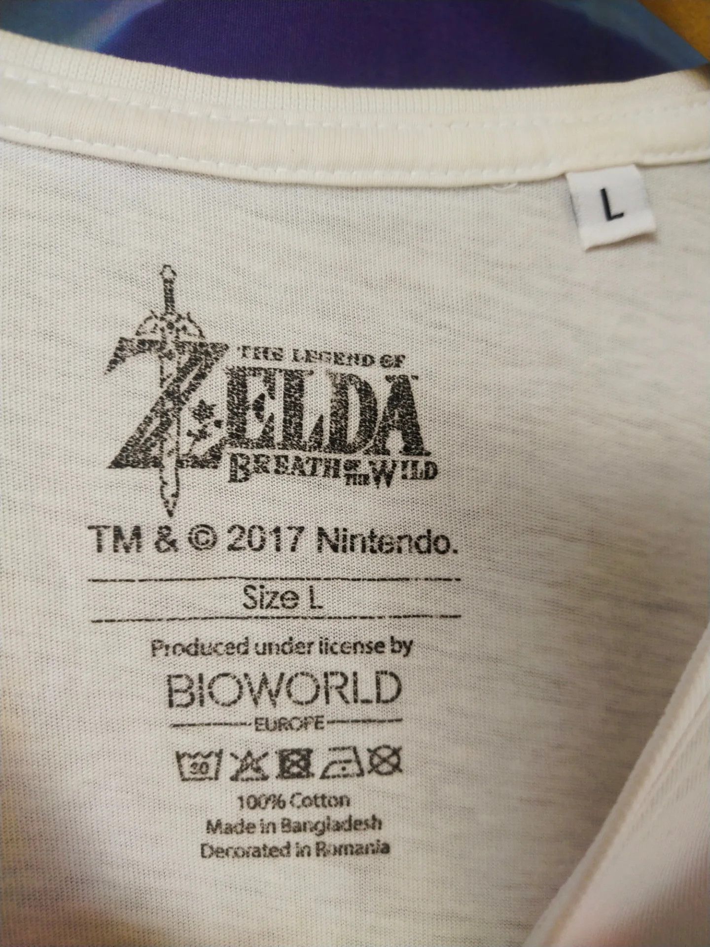 Nintendo The Legend of Zelda Breath of The Wild White Art Game Tee Size US M / EU 48-50 / 2 - 5 Thumbnail