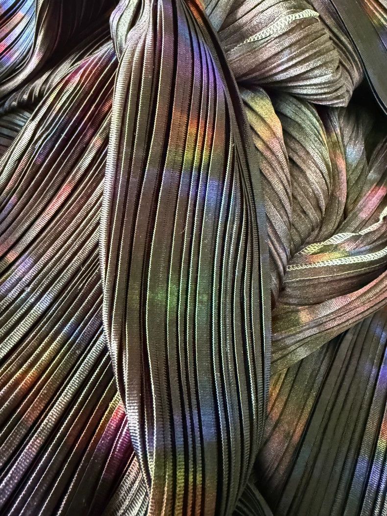 Issey Miyake Issey Miyake size:5 Black base rainbow gradient pleated co Size XS / US 0-2 / IT 36-38 - 2 Thumbnail