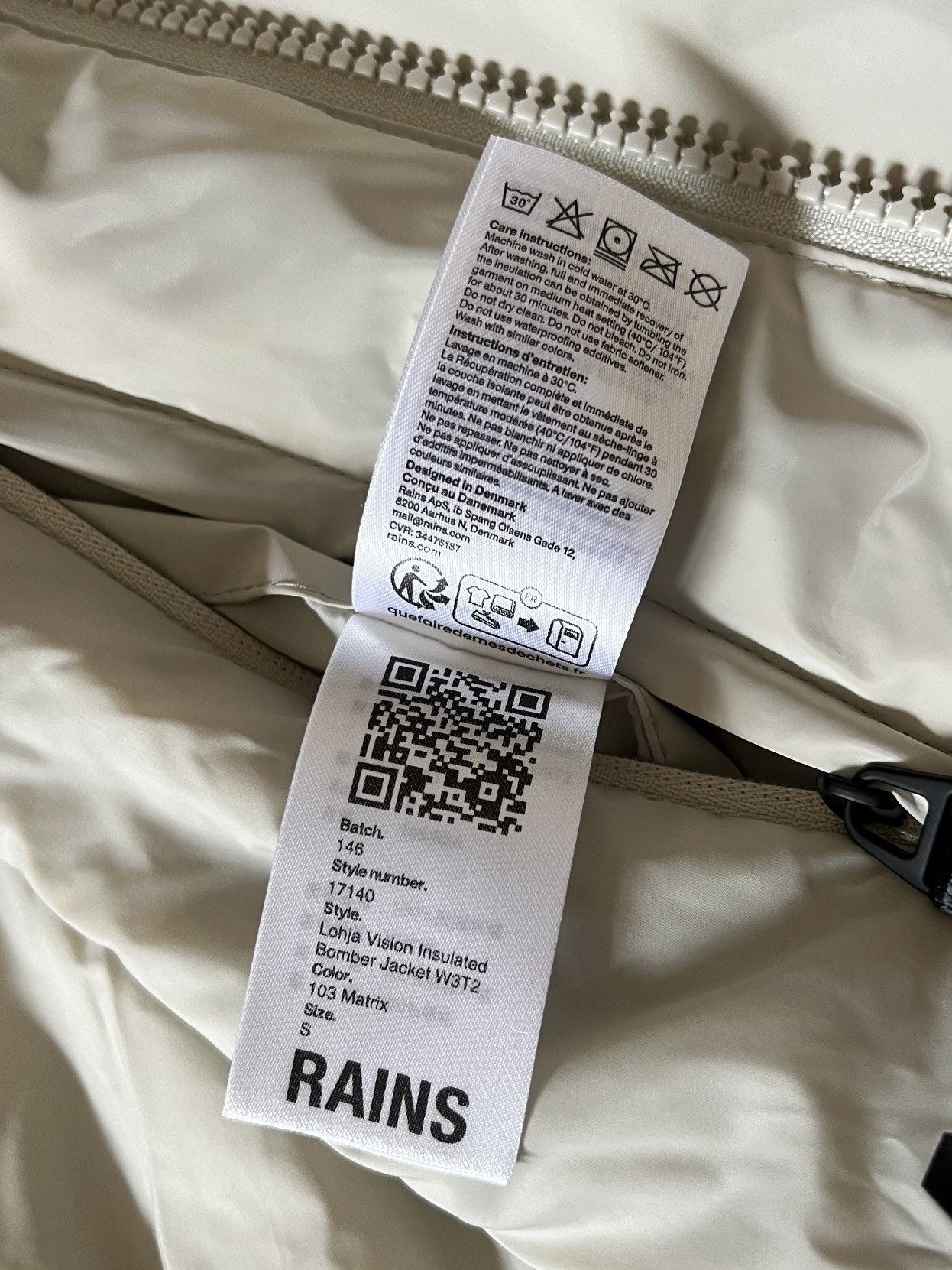 Rains RAINS Unisex Lohja Vision Matrix Insulated Bomber Jacket Size US S / EU 44-46 / 1 - 13 Thumbnail