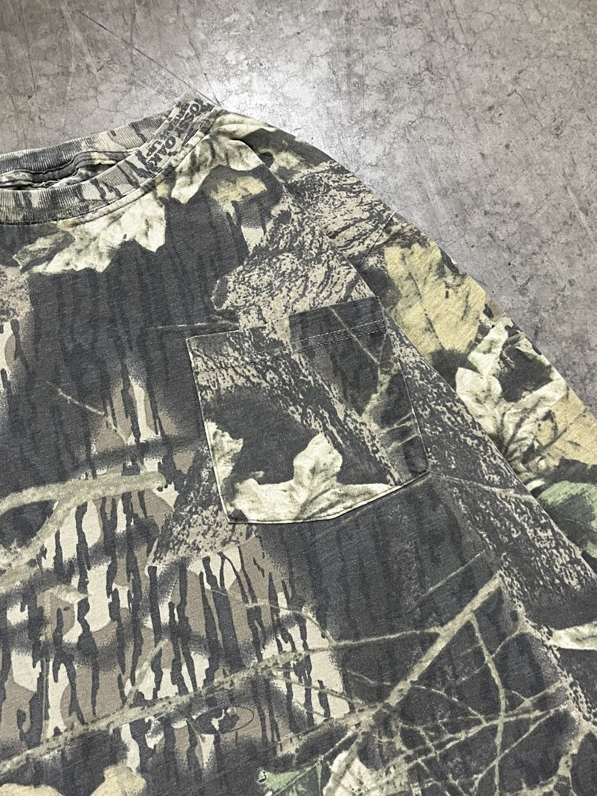Realtree × Vintage Realtree camo longsleeve faded boxy skater streetwear Size US XL / EU 56 / 4 - 4 Thumbnail