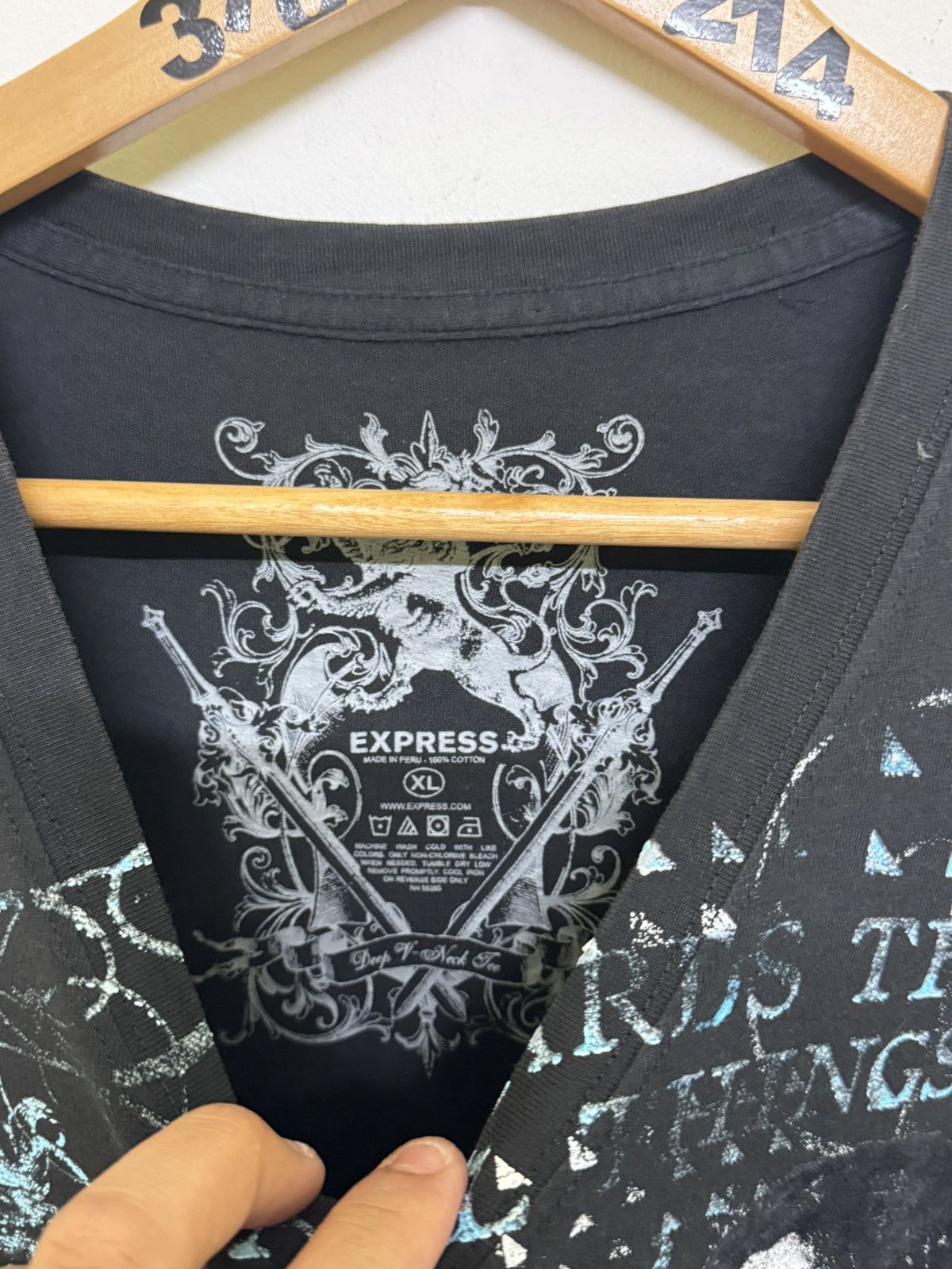 14th Addiction Express Sexy Girl Art Photo Emo Stylish Girl V Neck Size US L / EU 52-54 / 3 - 6 Thumbnail