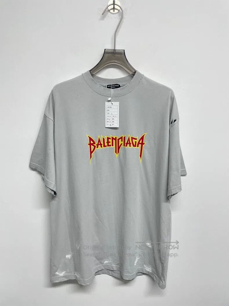 Balenciaga Balenciaga Destroyed Splatter Short Sleeve, Gray, Size L Size US S / EU 44-46 / 1 - 1 Thumbnail
