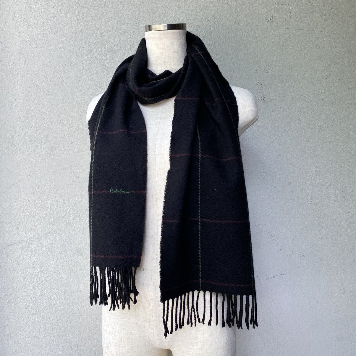 Paul Smith Paul Smith Black Scarf with Green Logo Embroidery Size ONE SIZE - 4 Thumbnail