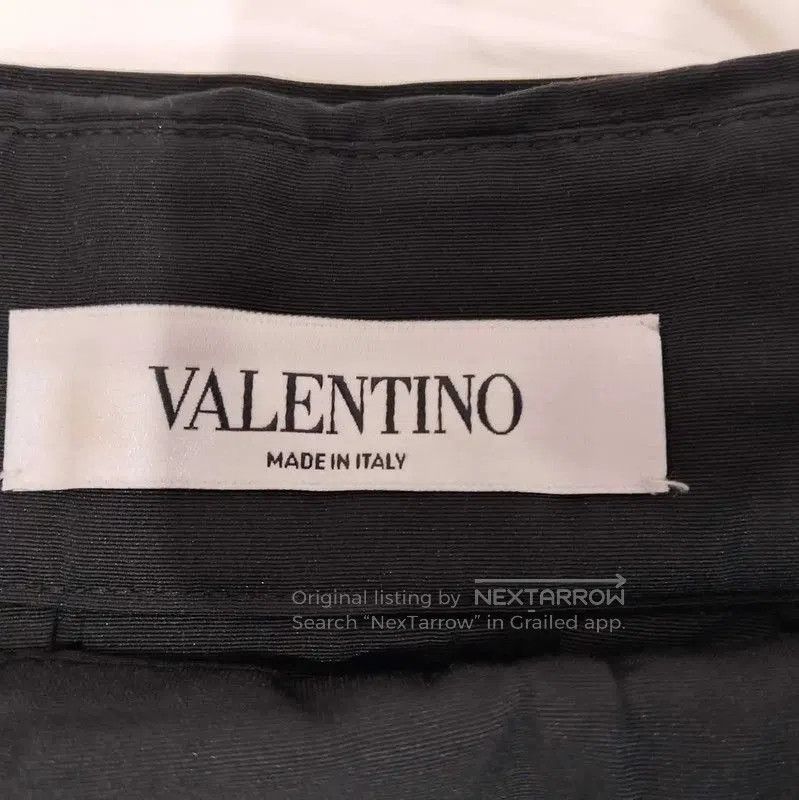 Valentino Valentino Black Pleated Skirt for Women . Size 30" / US 8 / IT 44 - 4 Thumbnail