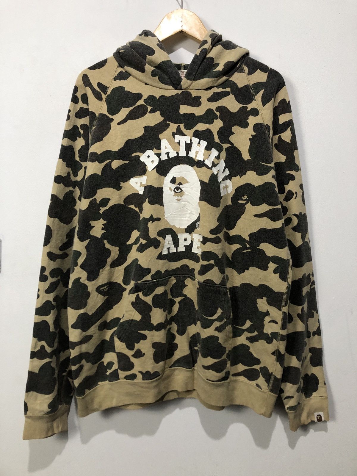 Bape Bape A Bathing Ape 1st Camo Hoodie Size US L / EU 52-54 / 3 - 1 Thumbnail