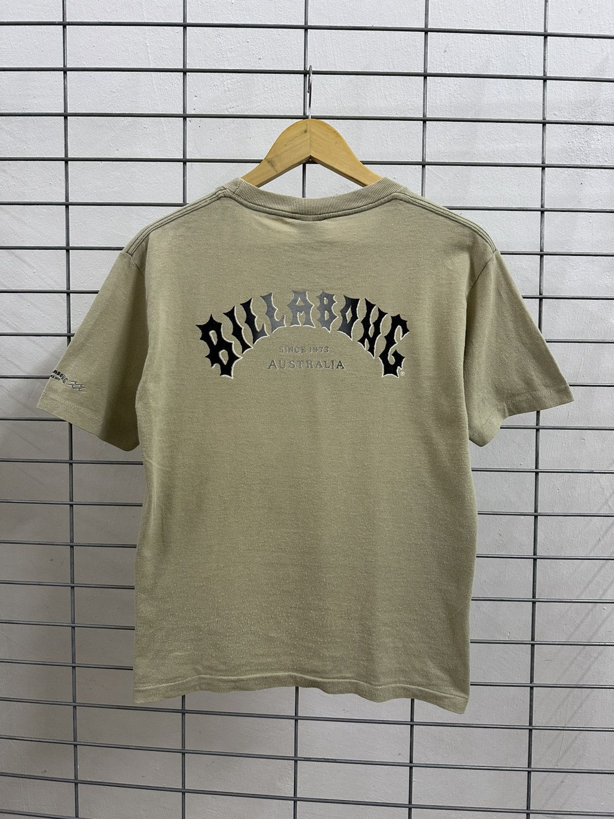 Billabong Rare And Beautiful Vintage 90’s Billabong Spell Out Surf Tee Size US S / EU 44-46 / 1 - 2 Thumbnail