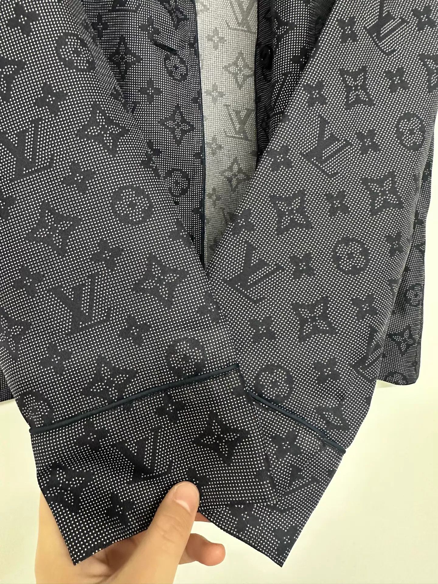 Louis Vuitton LV All Over Print Shirt 36 New with Tags Size XS / US 0-2 / IT 36-38 - 3 Thumbnail