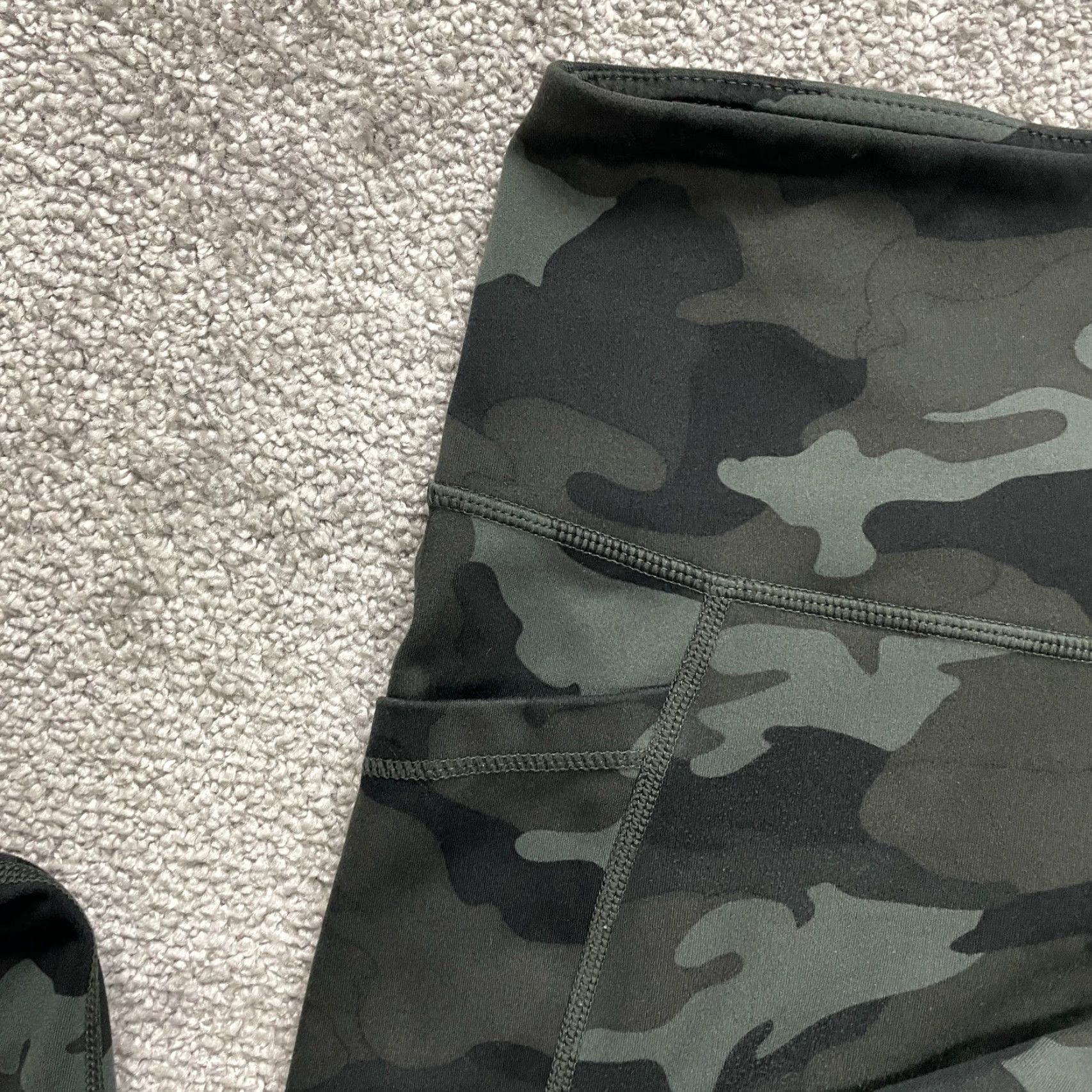 Vintage 90 Degrees By Reflex Compression Leggings Womens Small Green Camo Pocket 26x24.5 Size 28" / US 6 / IT 42 - 4 Thumbnail
