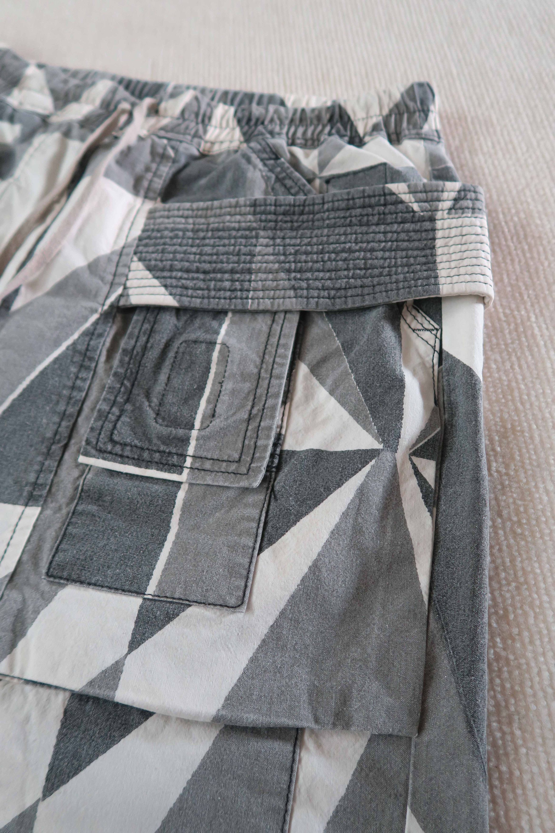 Rick Owens Drkshdw Rick Owens Drkshdw Geometric Creatch Pod Shorts Size US 34 / EU 50 - 10 Thumbnail