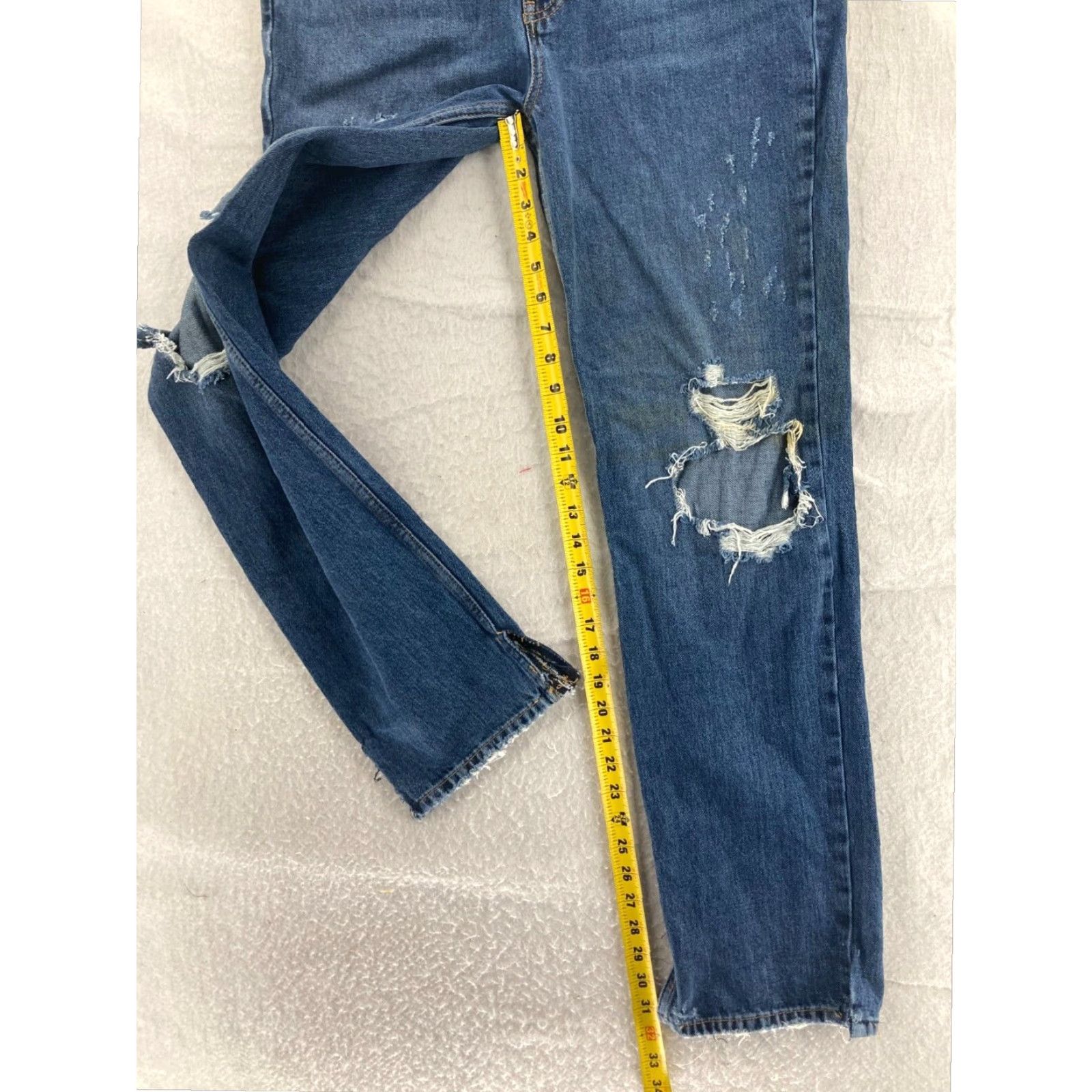 Vintage We The Free Blue Distressed Ripped Knee Women's Straight Leg Jeans Size 28 Size 28" / US 6 / IT 42 - 5 Thumbnail