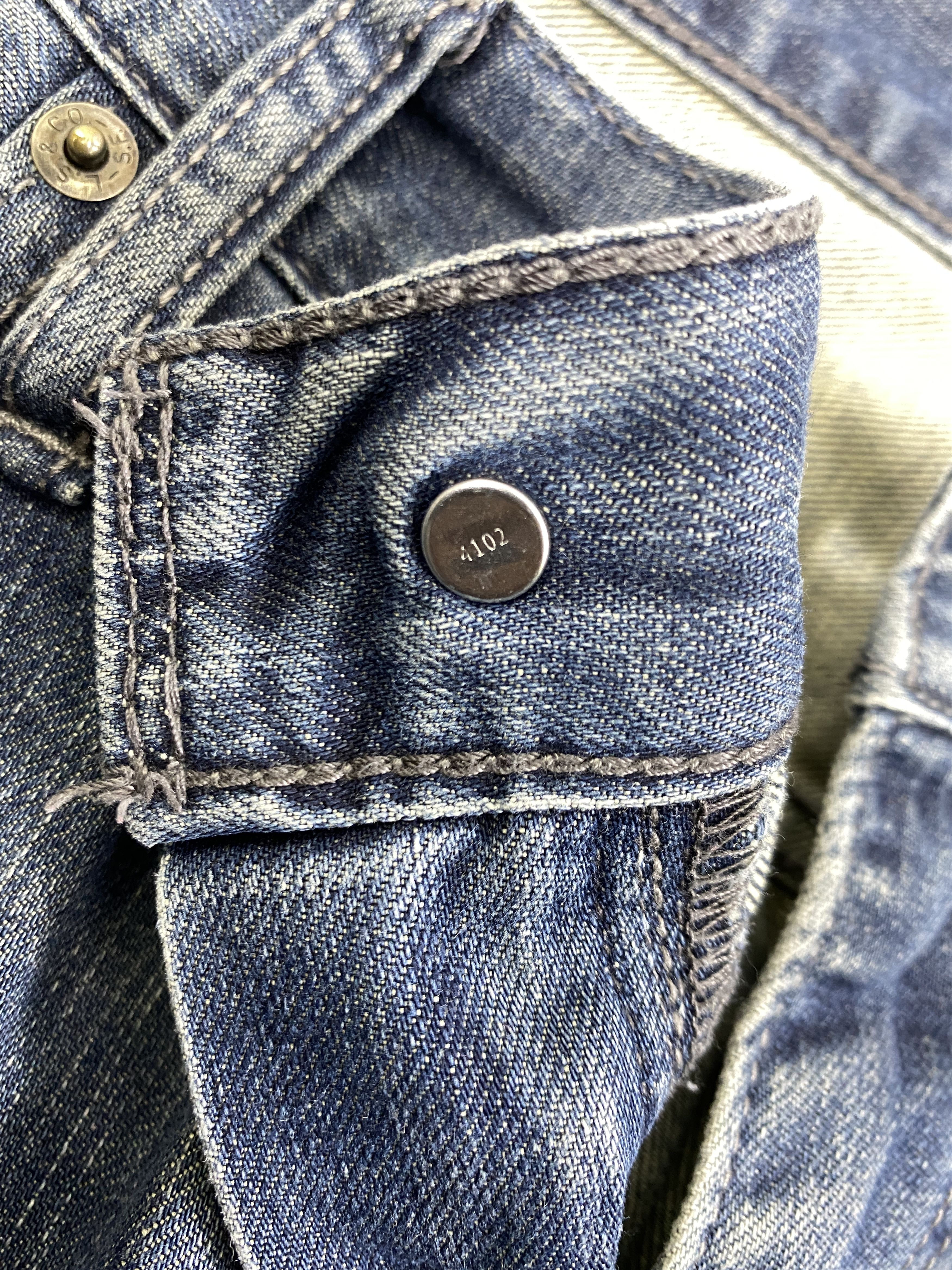 Levi's Distressed Blue Levi's 569 Jeans 39x31 Denim -SJ100 Size US 39 - 7 Thumbnail