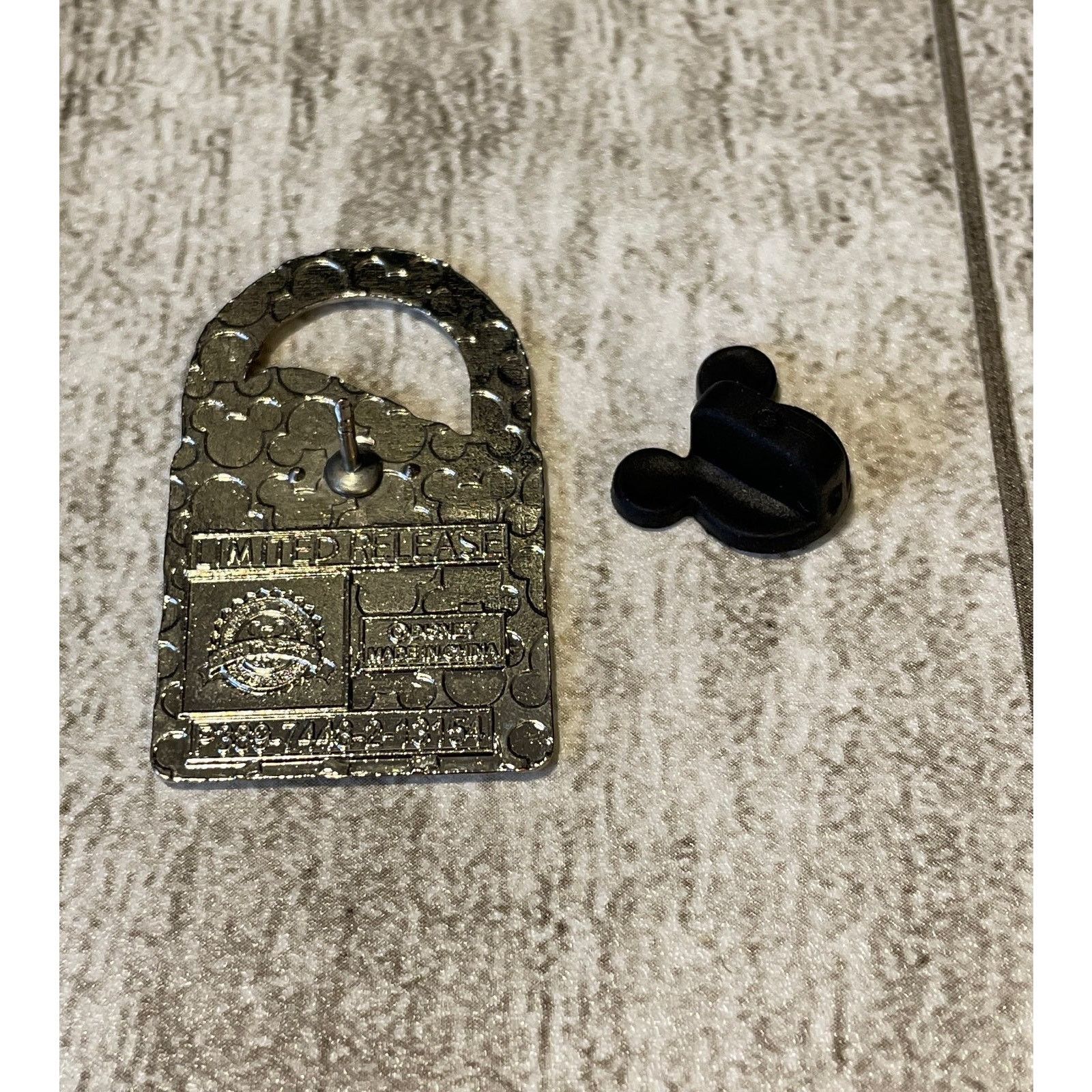 Disney Disney Pin Donald Duck Lock Size ONE SIZE - 2 Thumbnail